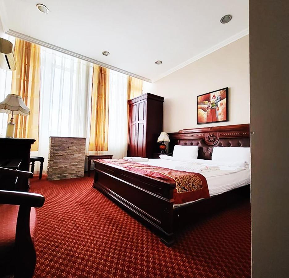 Hotel Royal Prisztina Zewnętrze zdjęcie