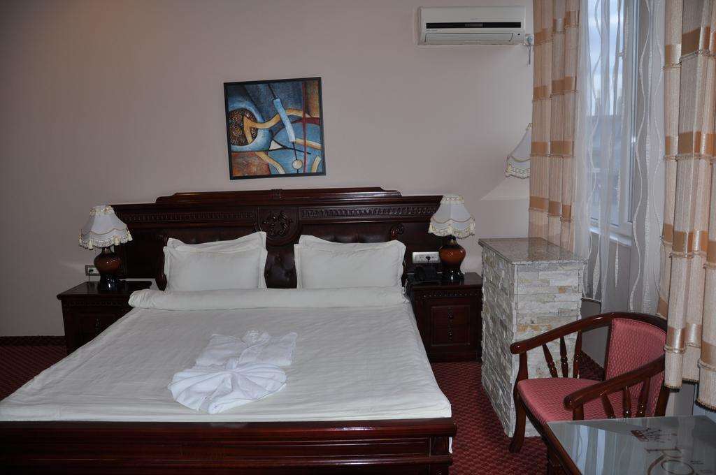 Hotel Royal Prisztina Pokój zdjęcie
